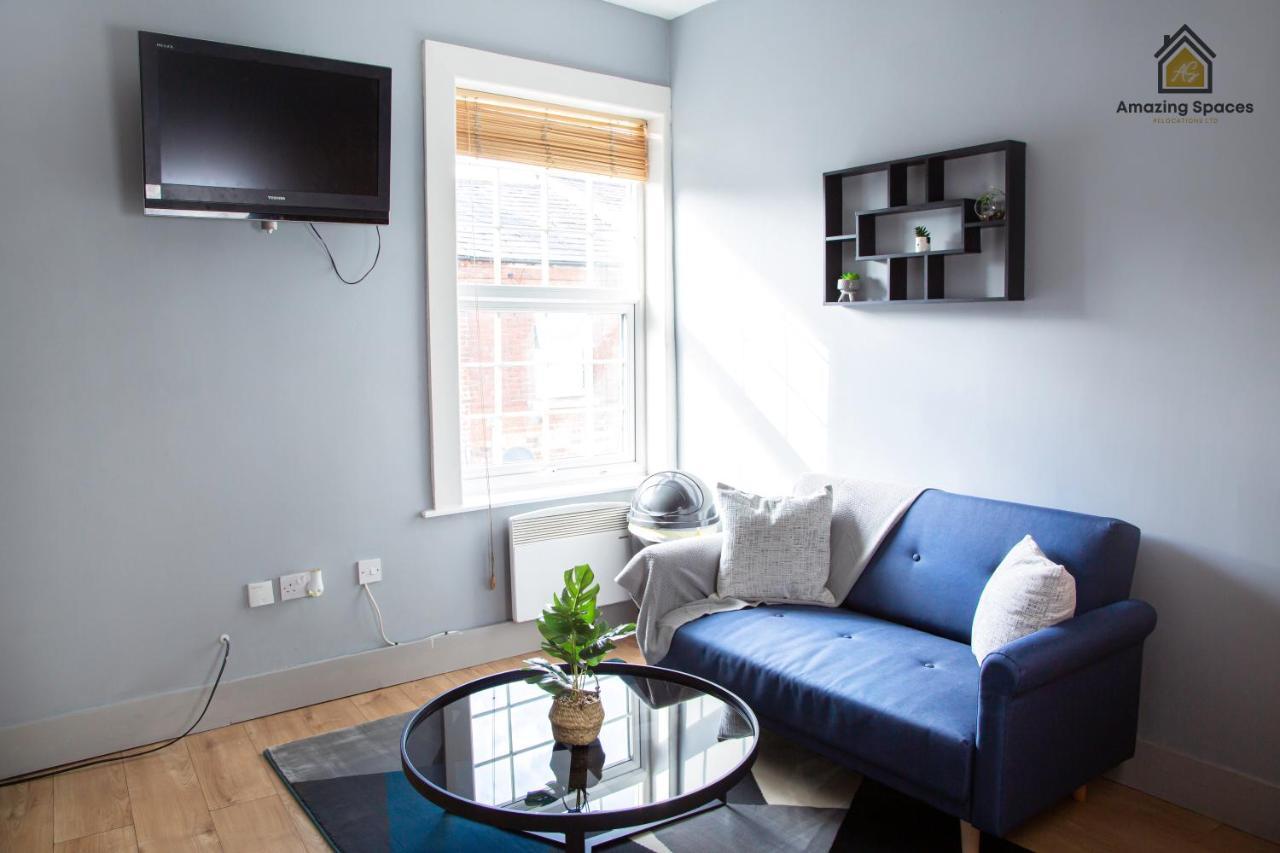 City Centre 2 Bed Flat Sleeps 3 For Work And Leisure With Free Wifi By Amazing Spaces Relocations Ltd Warrington Exterior photo