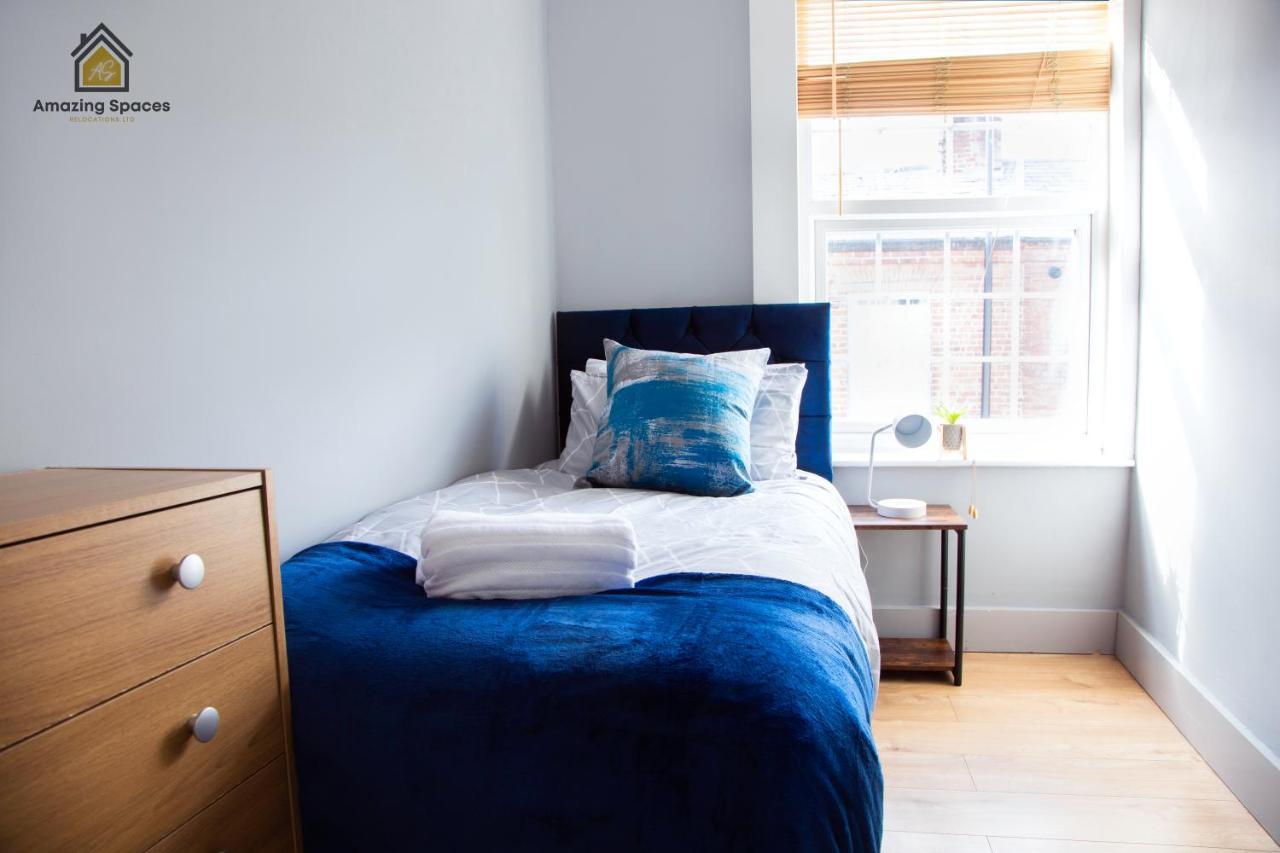 City Centre 2 Bed Flat Sleeps 3 For Work And Leisure With Free Wifi By Amazing Spaces Relocations Ltd Warrington Exterior photo